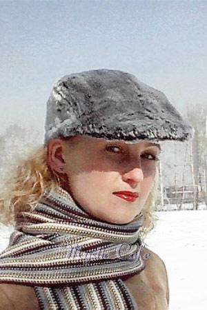 68477 - Oksana Age: 42 - Russia